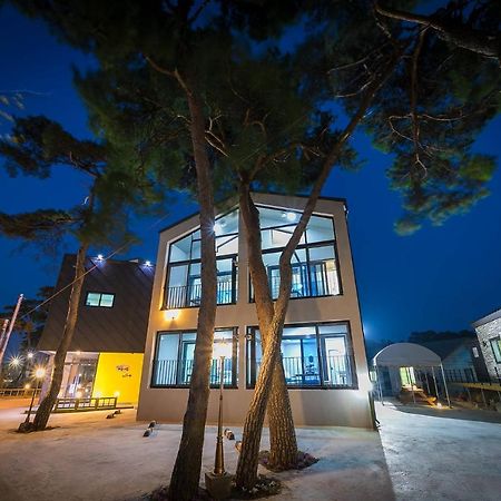 Gangneung Haesolnaeeum Pension Exterior photo